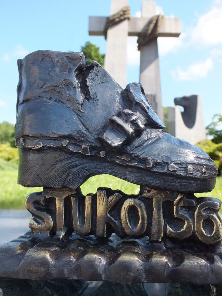 Nagroda STUKOT'56, w tle Poznańskie Krzyże