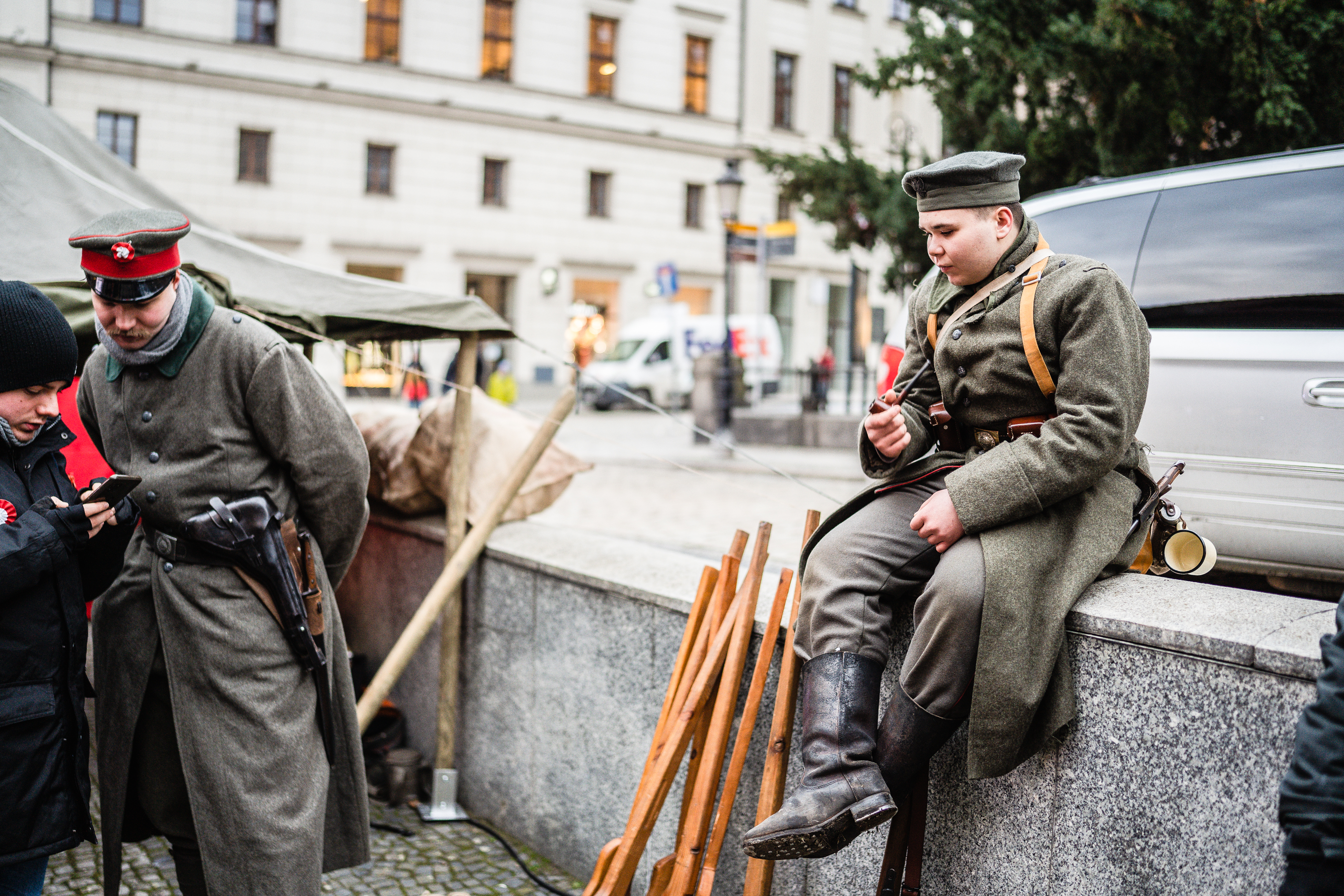 Fotografia okolicznościowa podczas 104 rocznicy Powstania Wielkopolskiego