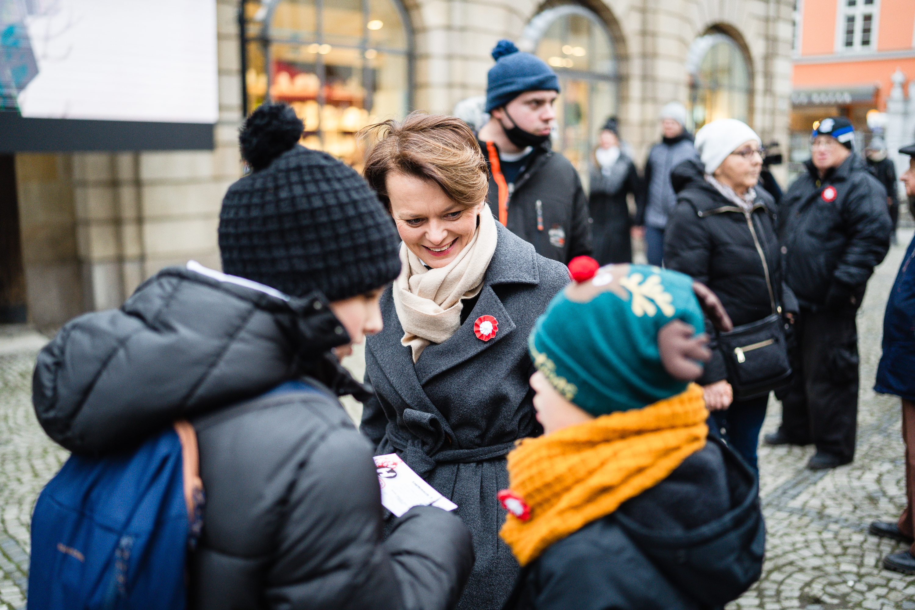 Fotografia okolicznościowa podczas 104 rocznicy Powstania Wielkopolskiego